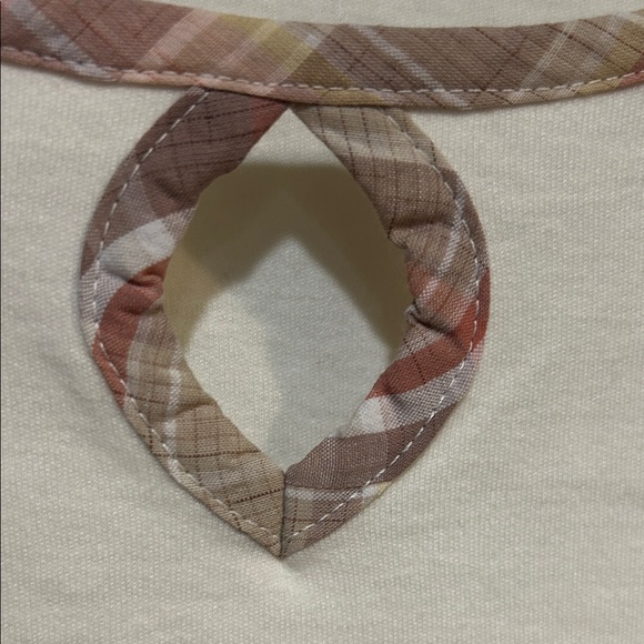 NWT BonWorth Women's Cream Embroidered Floral & Butterfly Tee - Picture 6 of 12